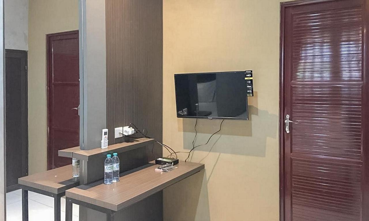 Hotel Reddoorz Near Wisata Paribendo Lawang Exterior foto