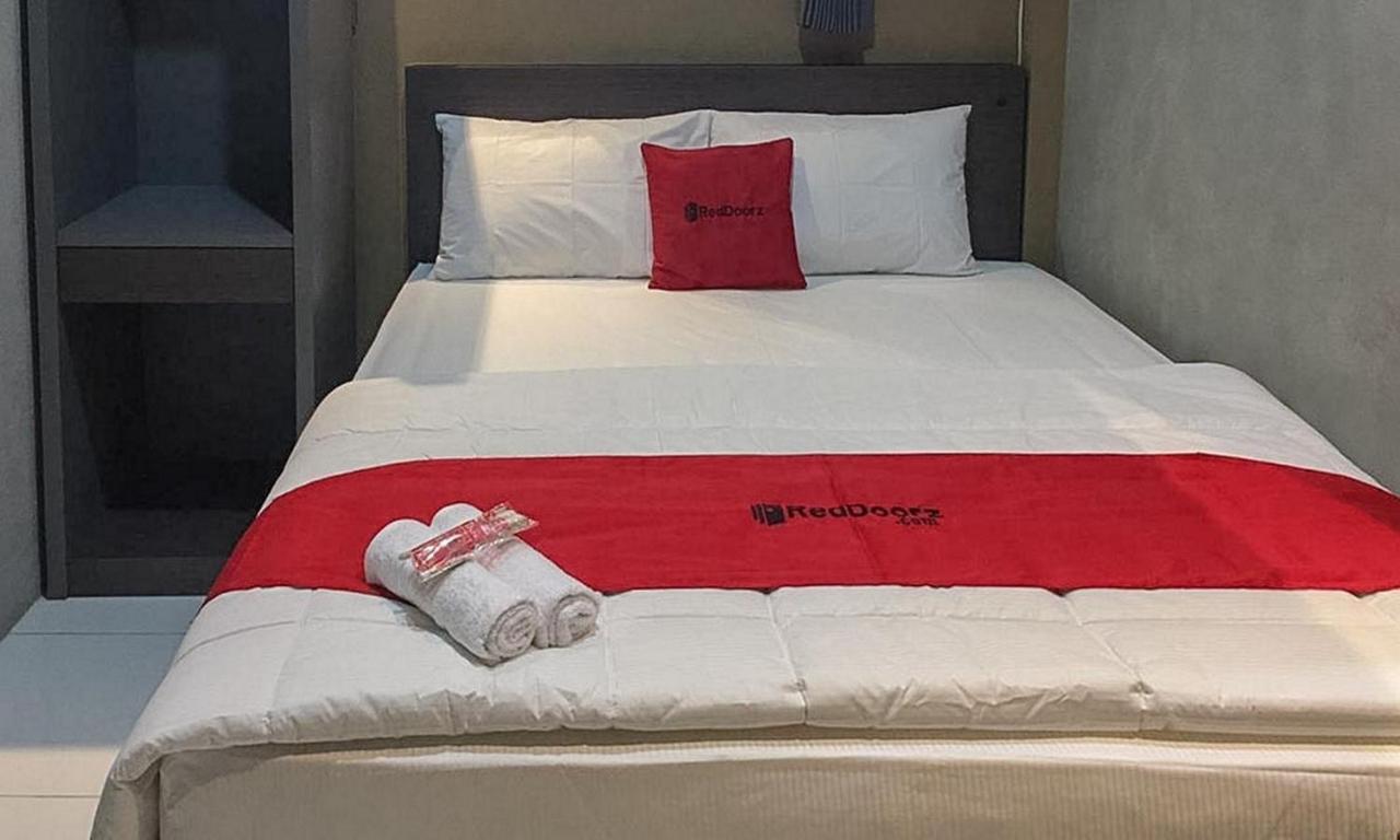 Hotel Reddoorz Near Wisata Paribendo Lawang Exterior foto
